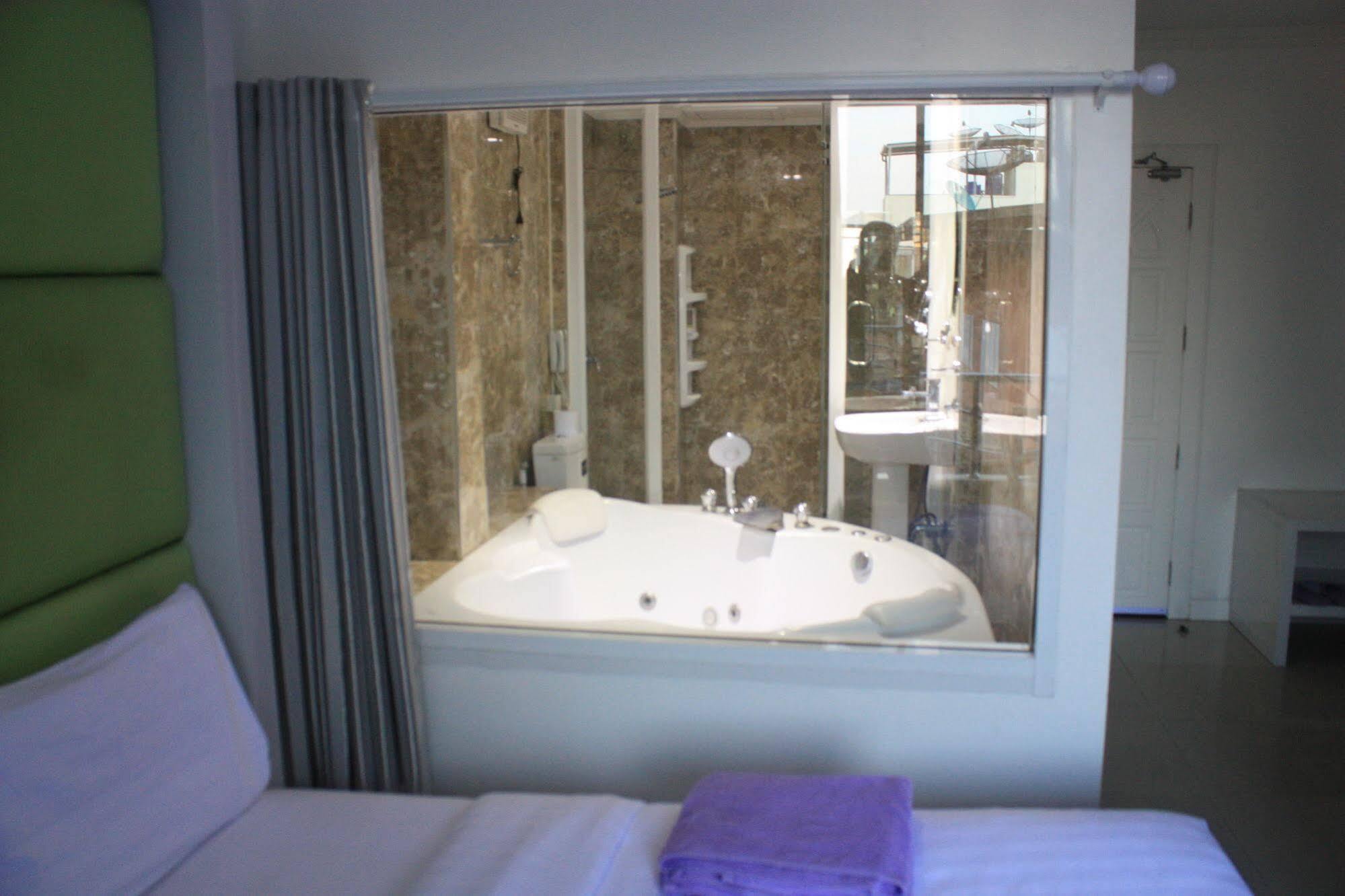 Titanic Residence-5 Minutes Walk To Walking Street Pattaya Εξωτερικό φωτογραφία
